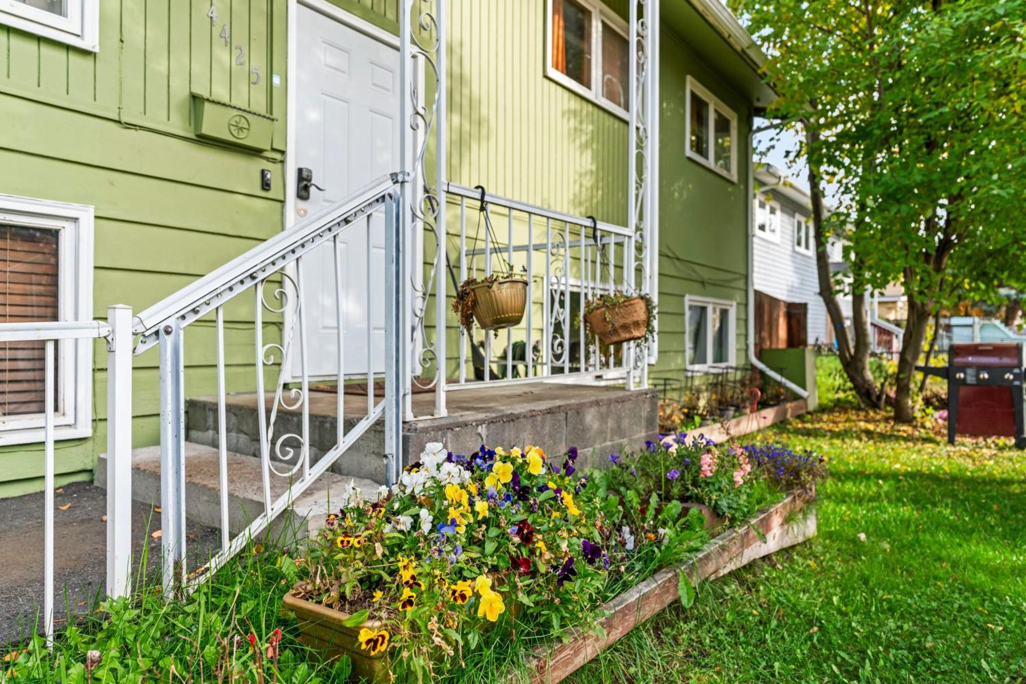 Compact, Comfortable And Cozy Too Anchorage Extérieur photo